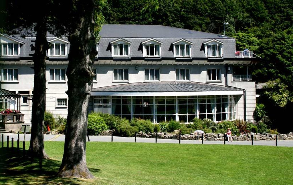 The Glendalough Hotel Лараг Екстериор снимка