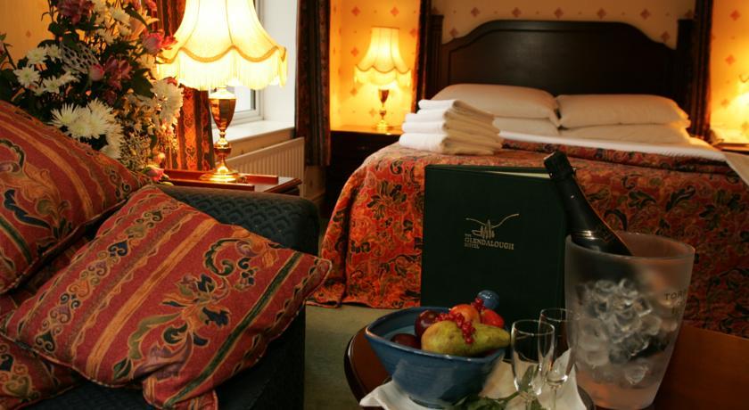 The Glendalough Hotel Лараг Екстериор снимка